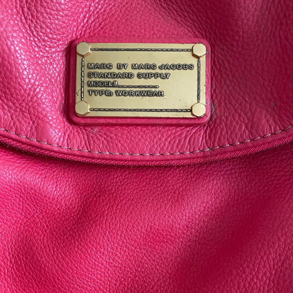 Gorgeous Marc Jacobs crossbody satchel purse!